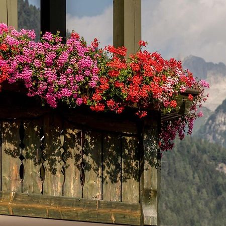 Suite Italy Pinzolo Due Giustino Екстер'єр фото